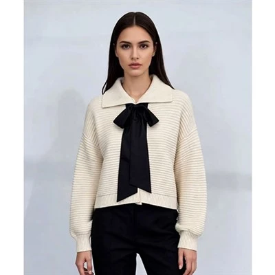 Celooděvní Seamless Mock Neck Top